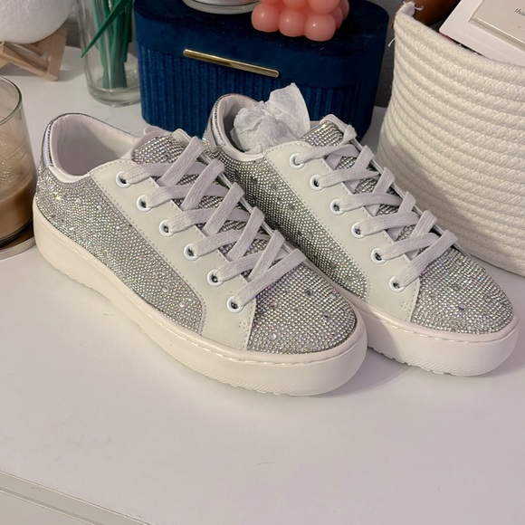 Steve Madden bedazzled tennis shoes! Never worn with tag intact but no box - Picture 1 of 3